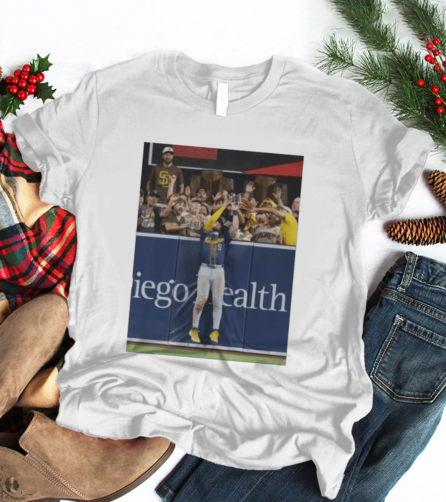 Milwaukee Brewers Garrett Mitchell Incredible Game Saving Catch Padres Fans T-Shirt