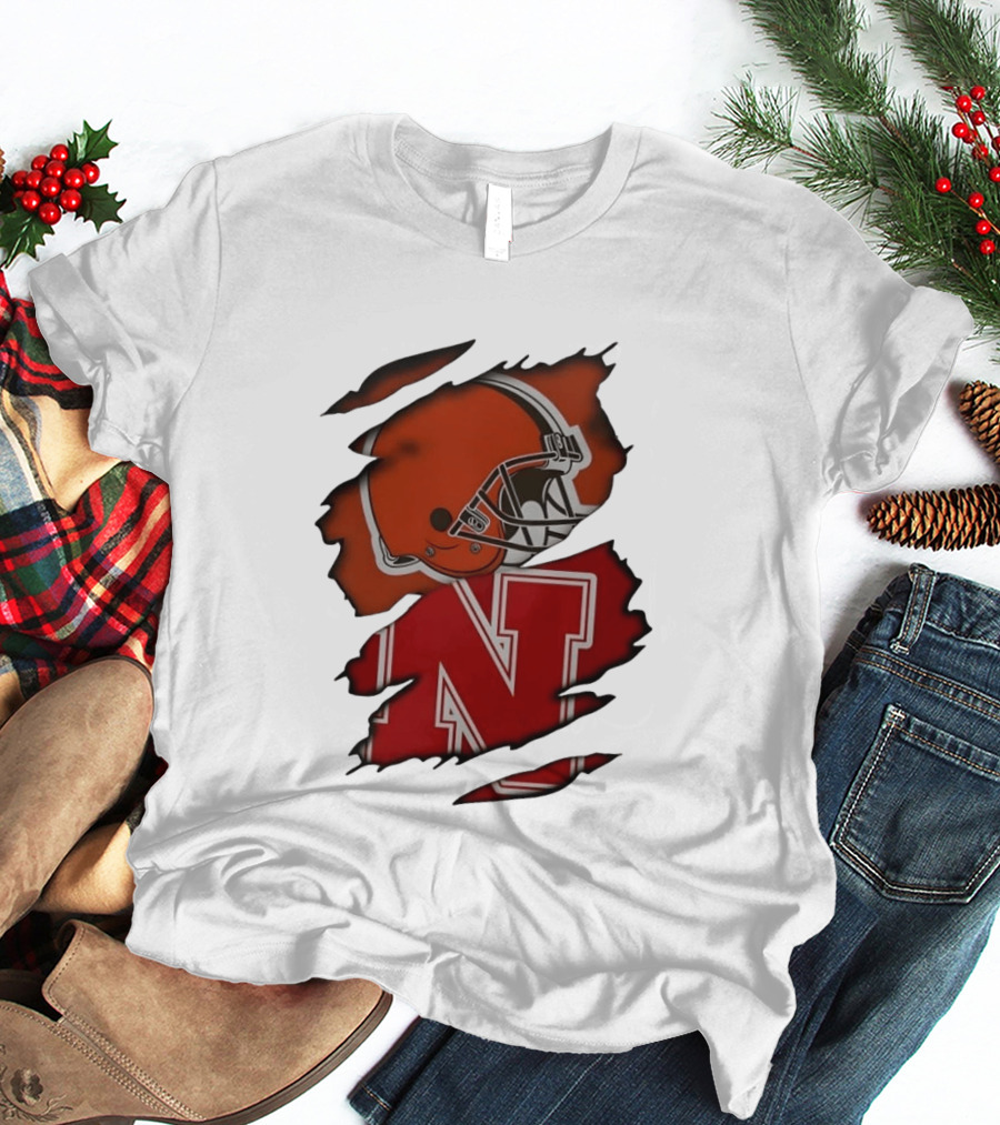 Cleveland Browns Football Helmet Nebraska Cornhuskers N Distressed T-Shirt