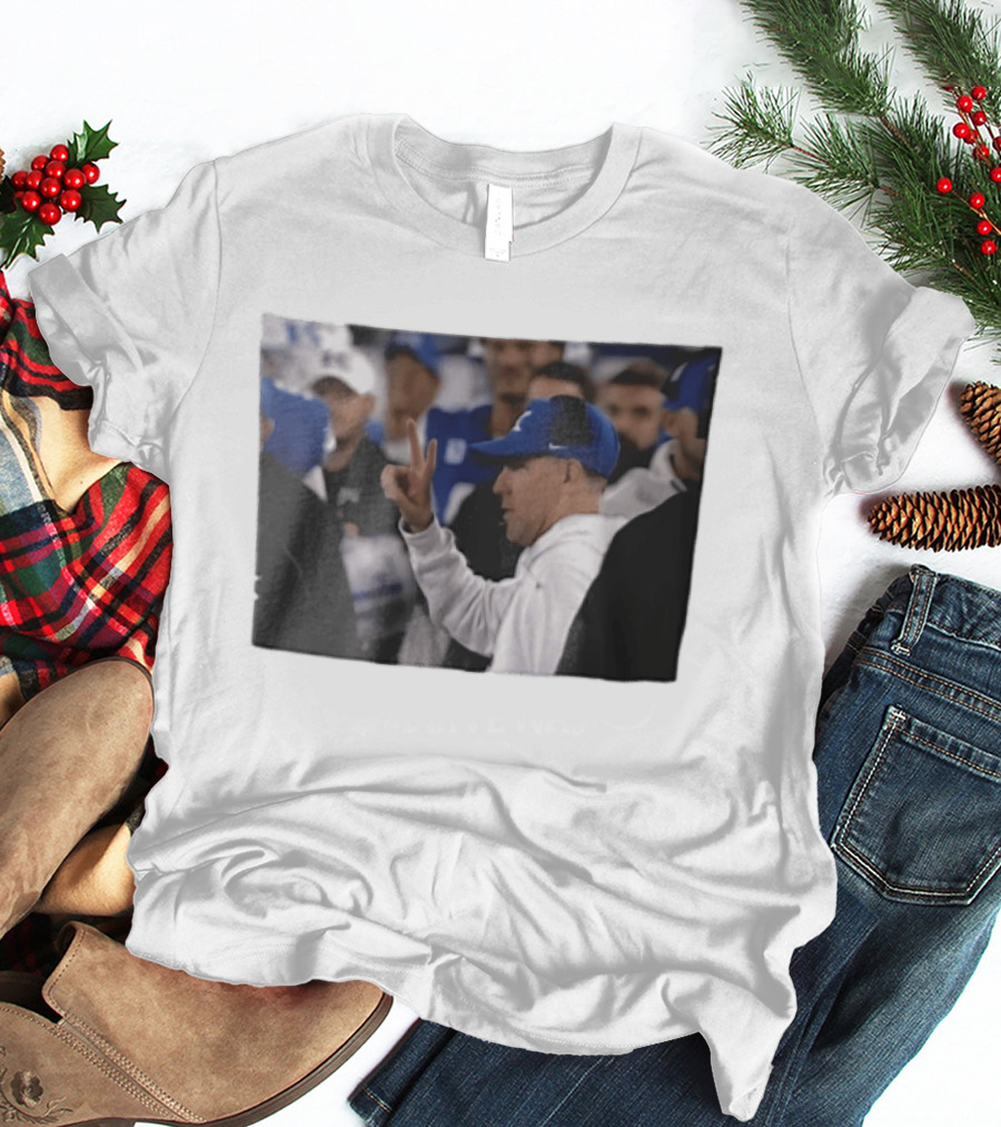Kentucky Wildcats Mark Stoops Blue Cap Peace Sign Coach Image T-Shirt