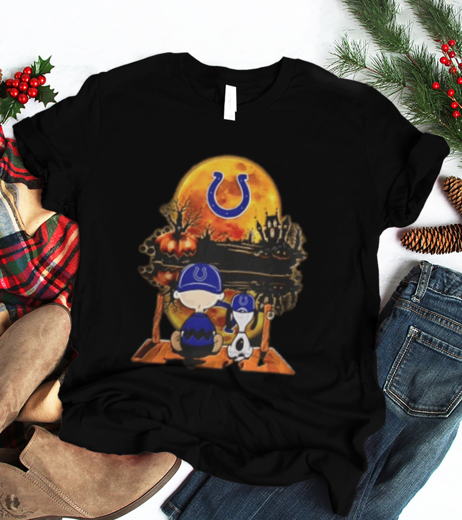 Indianapolis Colts Peanuts Halloween Pumpkin Moonlit Scene Snoopy Charlie Brown T-Shirt