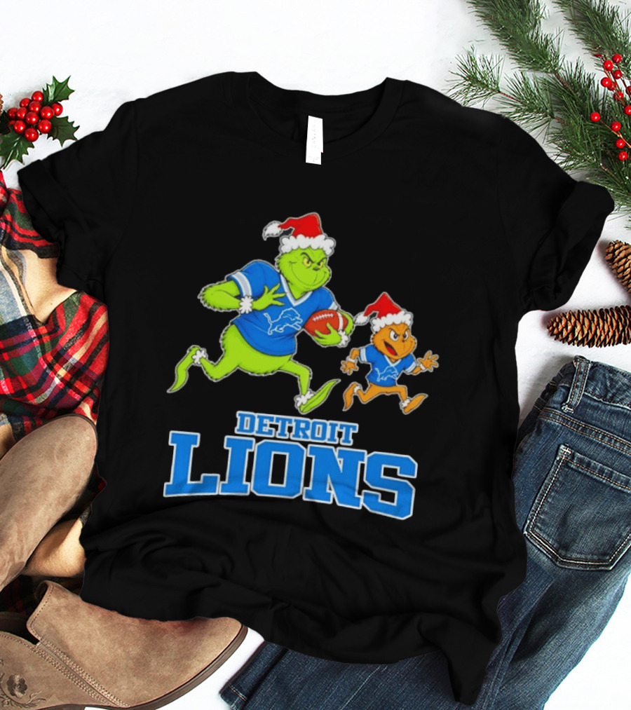 Detroit Lions Grinch Christmas Santa Hats Holding Football T-Shirt