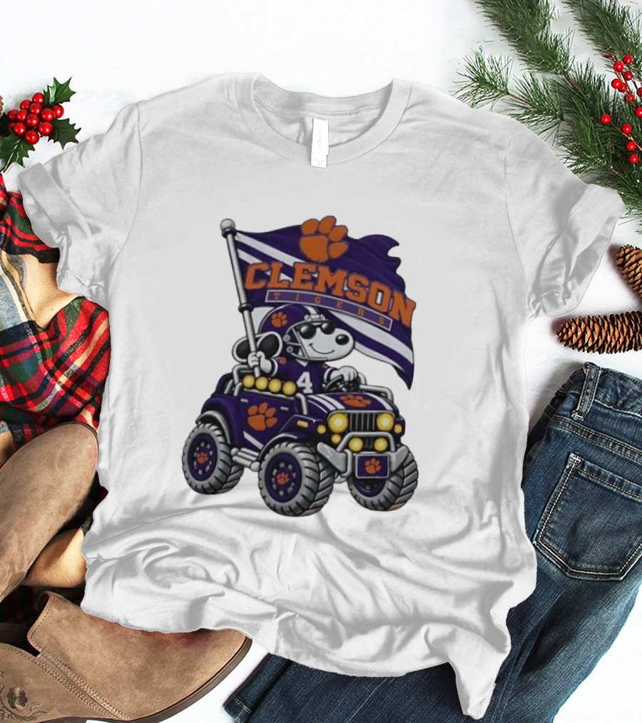 Clemson Tigers NCAA Football Snoopy Driving Offroad Vehicle With Flag T-Shirt