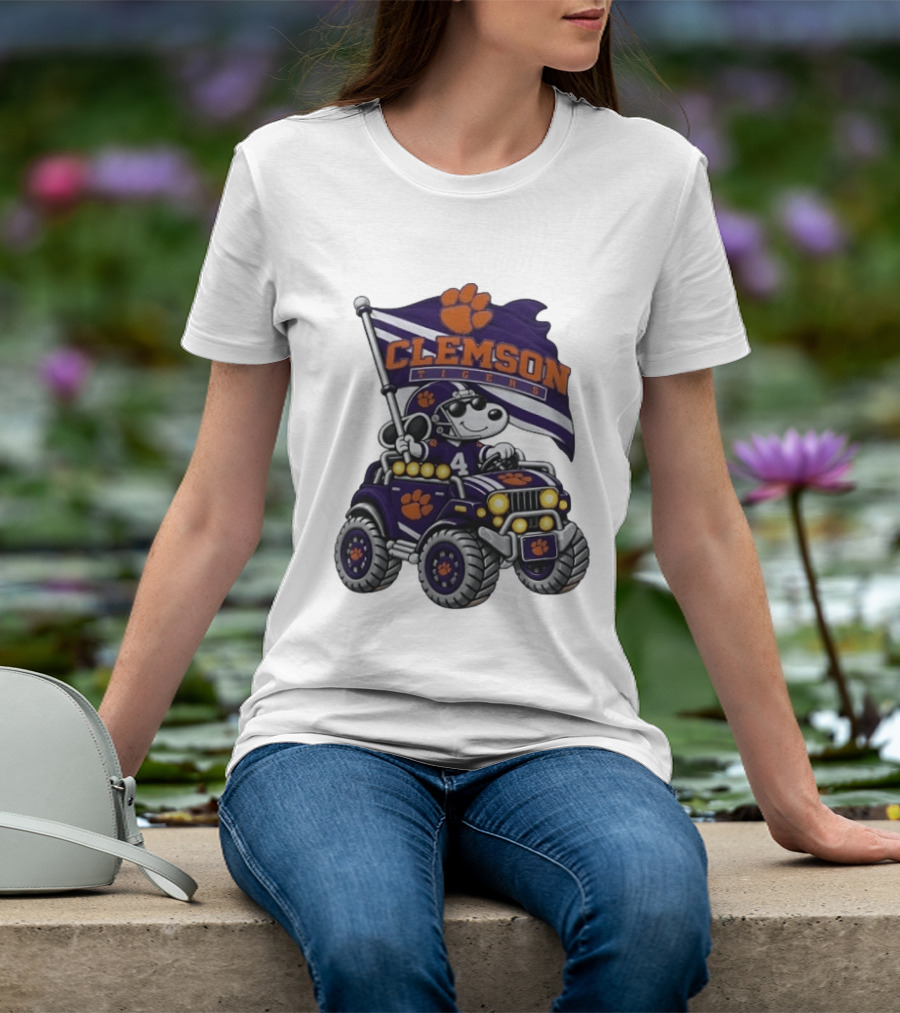 Clemson Tigers NCAA Football Snoopy Driving Offroad Vehicle With Flag T-Shirt