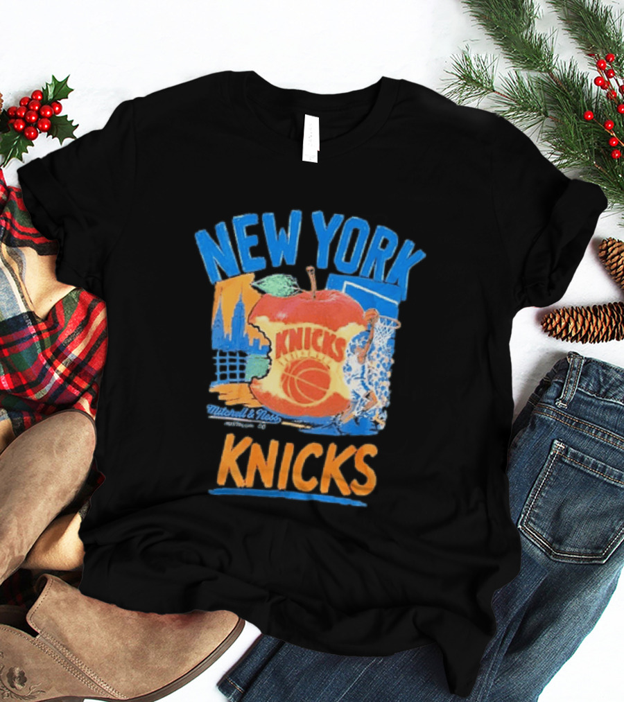 Mitchell & Ness New York Knicks Basketball Big Apple City Skyline T-Shirt