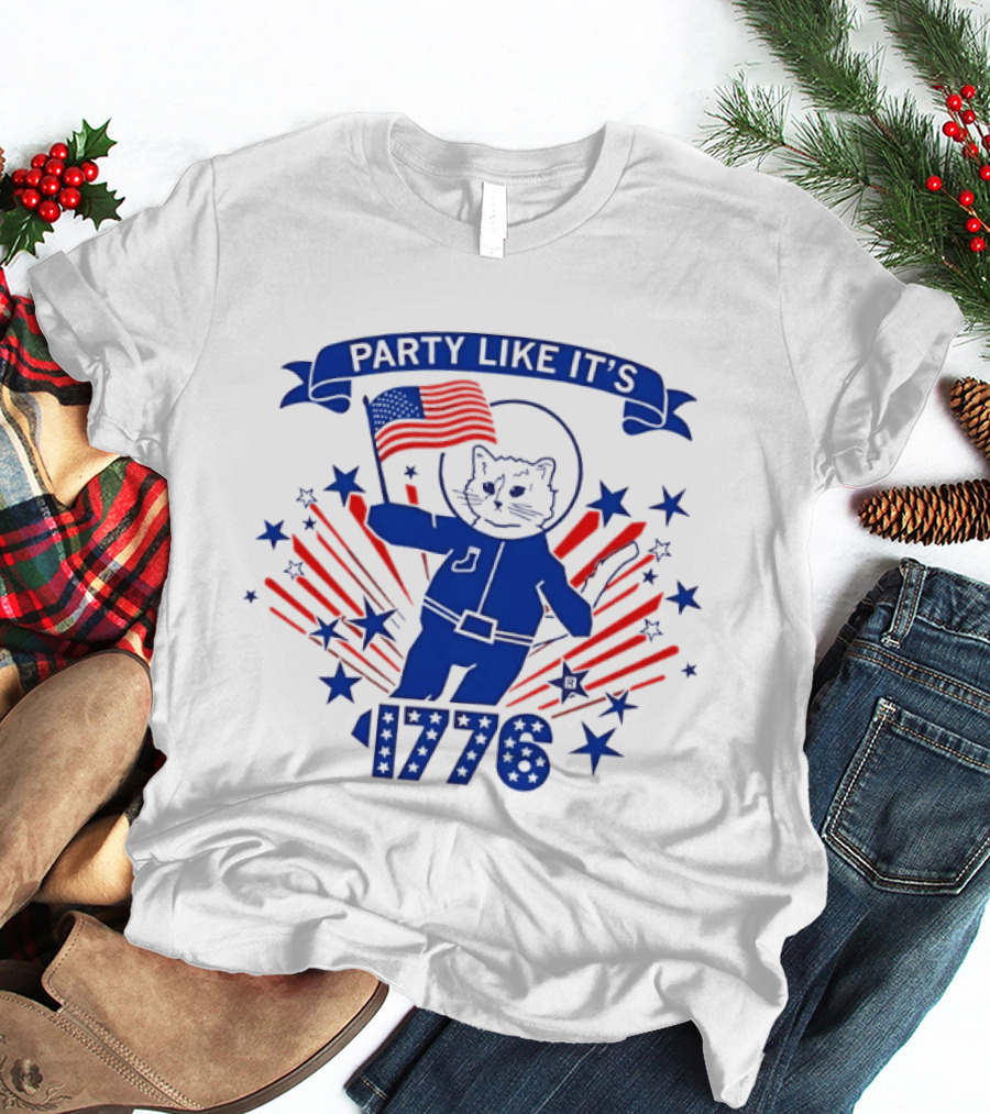 Party Like It's 1776 Cat Astronaut With Flag And Stars T-Shirt