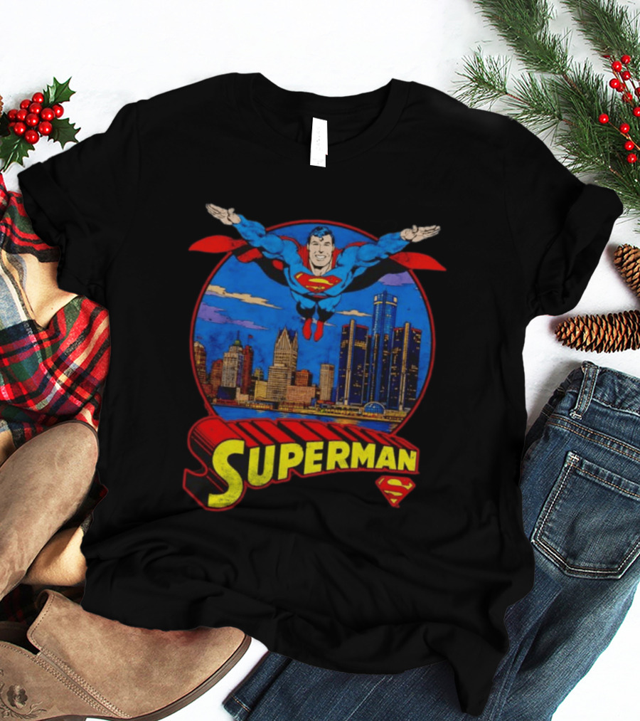 Superman Flying Over Detroit Skyline Vintage Comic T-Shirt