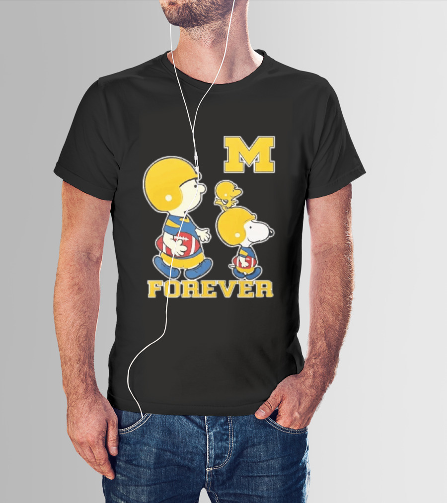 Peanuts Forever Michigan Wolverines M Football Charlie Brown Snoopy Woodstock T-Shirt