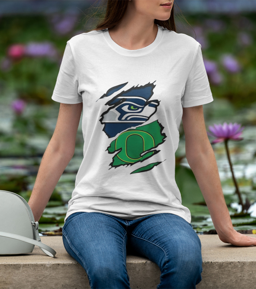 Seattle Seahawks Oregon Ducks Ripped Skin Effect NFL College Team Spirit T-Shirt