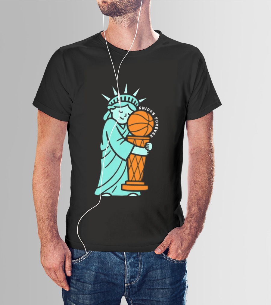 Statue Of Liberty Hug Larry O'Brien Trophy Knicks Forever T-Shirt