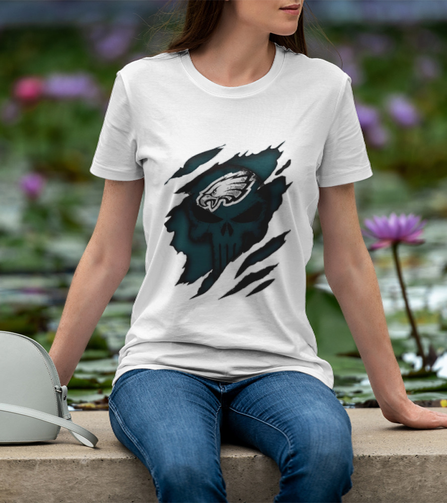 Philadelphia Eagles Punisher Skull Ripped Effect NFL Team Merchandise T-Shirt