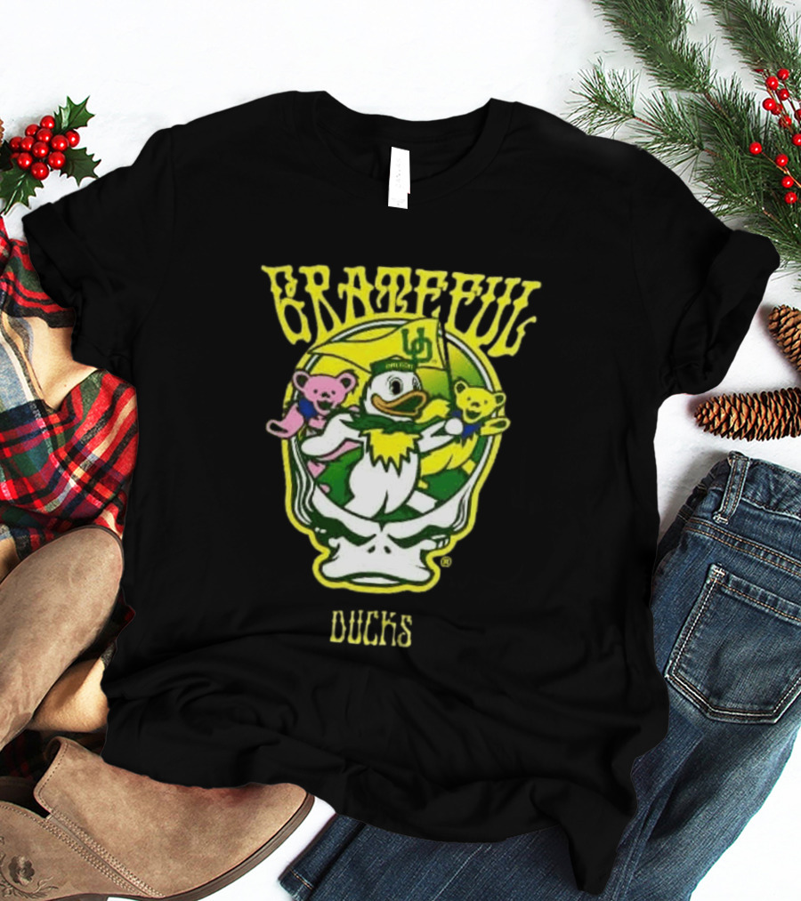 GratefulDucks Oregon Ducks 2025 Football Team Collaboration T-Shirt