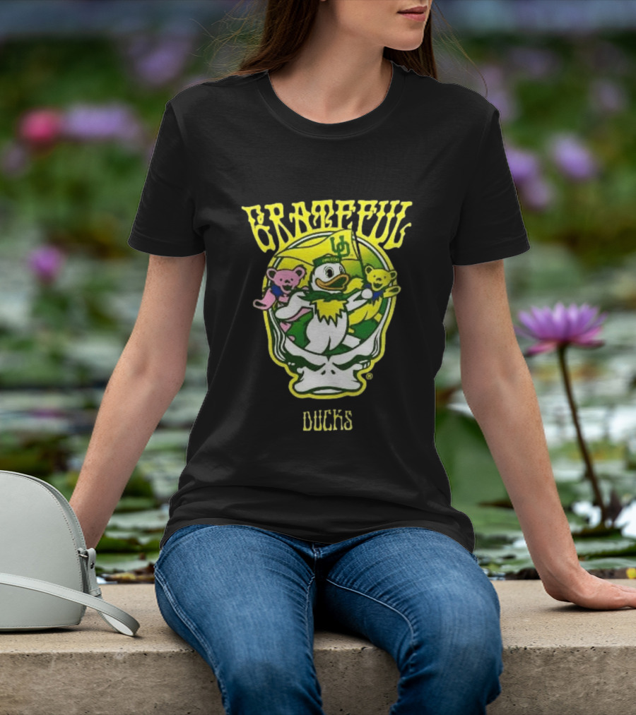 GratefulDucks Oregon Ducks 2025 Football Team Collaboration T-Shirt