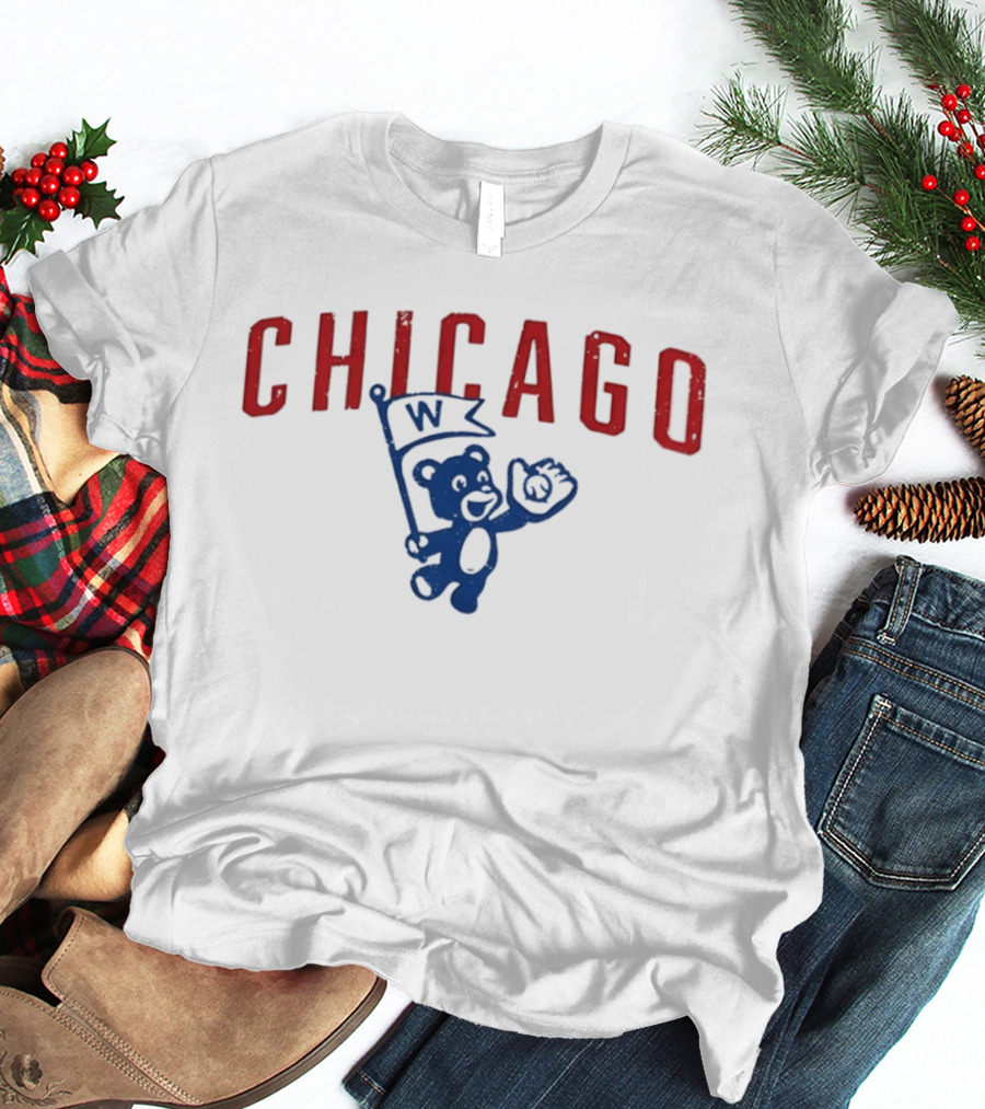 Chicago Baseball Bear Holding W Flag T-Shirt