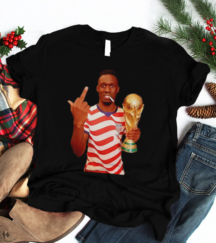 Folarin Balogun USA National Team Smoking Middle Finger World Cup Trophy T-Shirt