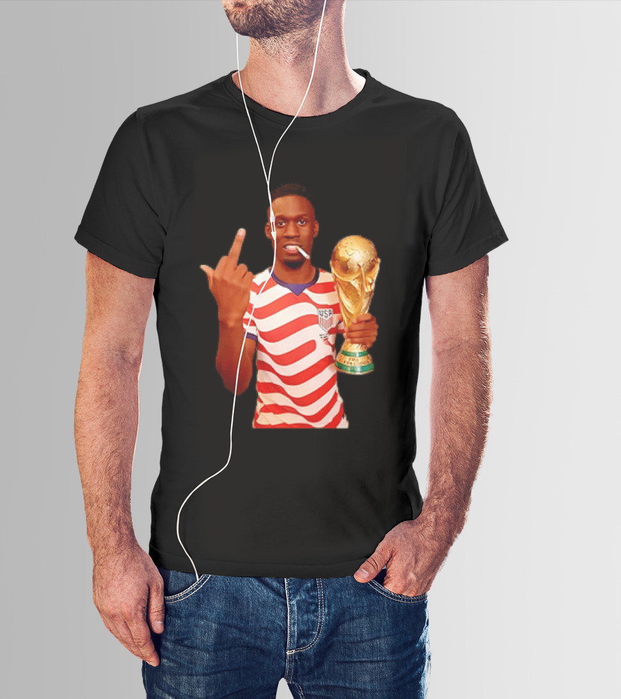 Folarin Balogun USA National Team Smoking Middle Finger World Cup Trophy T-Shirt