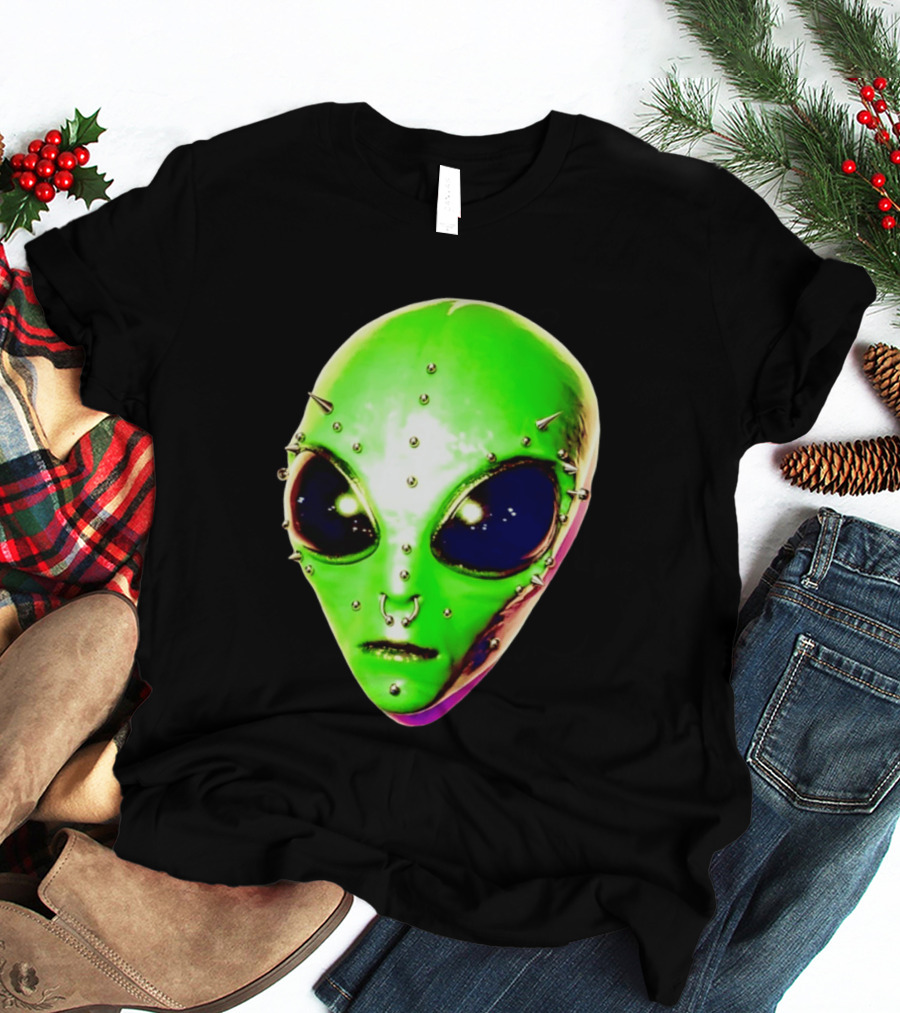 Believe Alien Pierced Face Extraterrestrial Iconic Green Martian Head T-Shirt