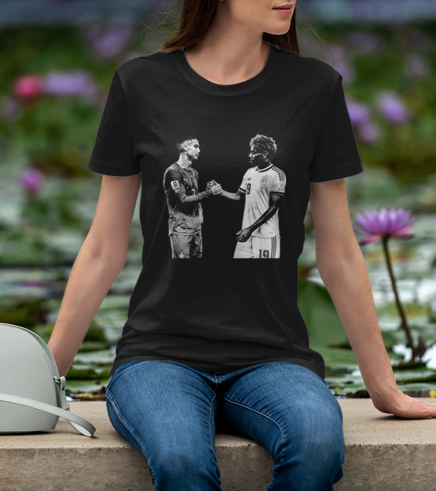 Cristiano Ronaldo Lamine Yamal Final Matchup Moment T-Shirt