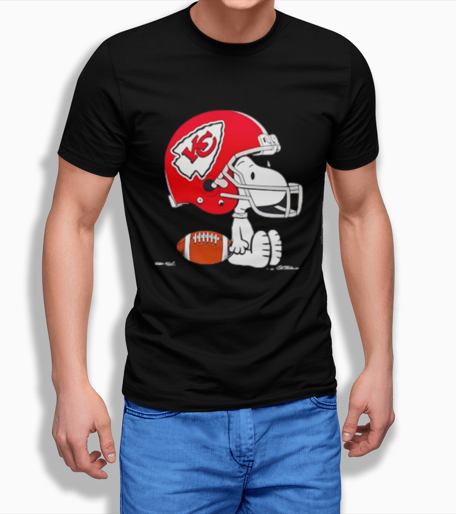 Snoopy Kansas City Chiefs Helmet Football T-Shirt
