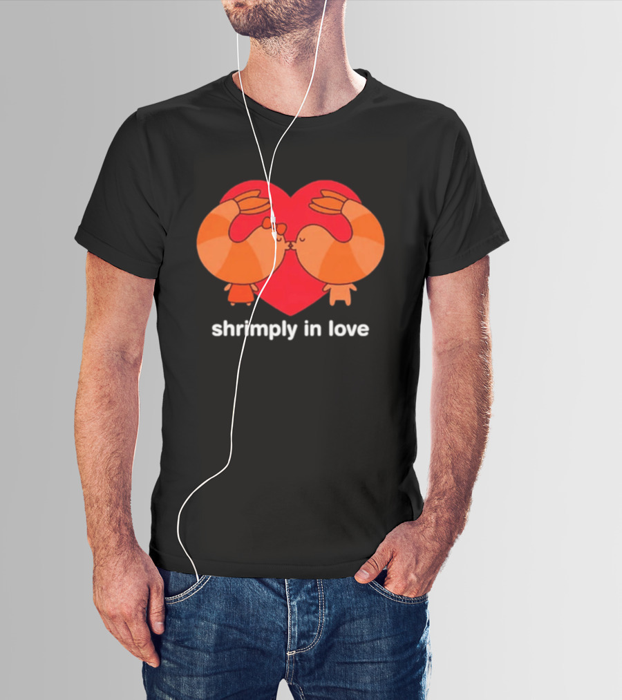 Shrimply In Love Cute Couple Valentine's Pun With Heart And Kissing Shrimps T-Shirt