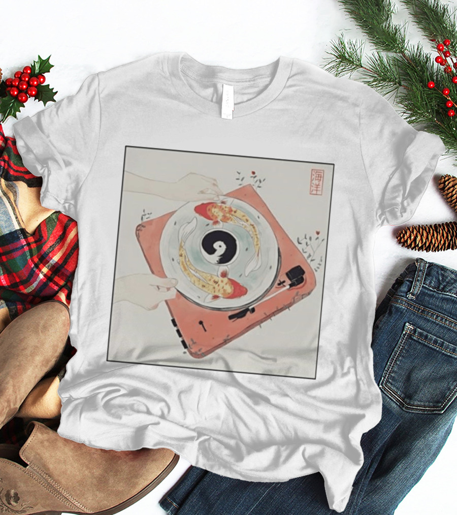 Koi Fish Yin Yang Vinyl Record Turntable Hai Yang T-Shirt