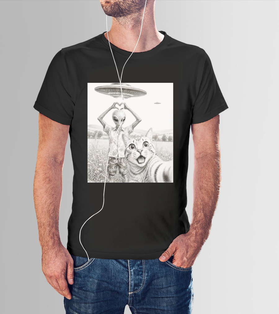 Alien And Cat Selfie UFO Extraterrestrial Meadow Scene T-Shirt