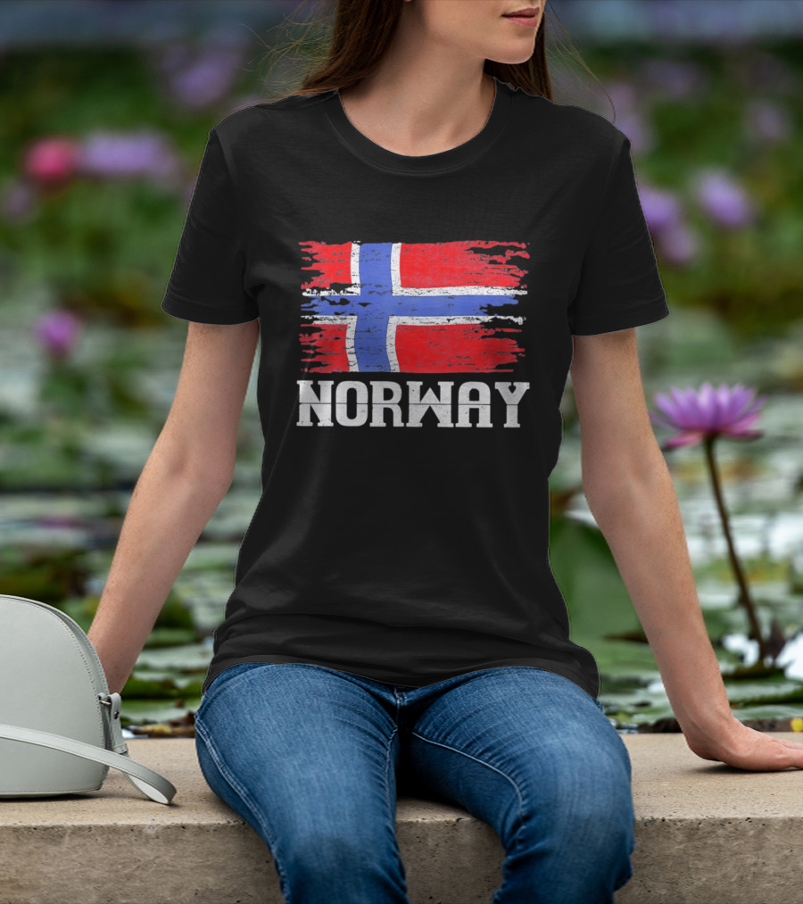 Norway Distressed Nordic Heritage Grunge Aesthetic Flag T-Shirt