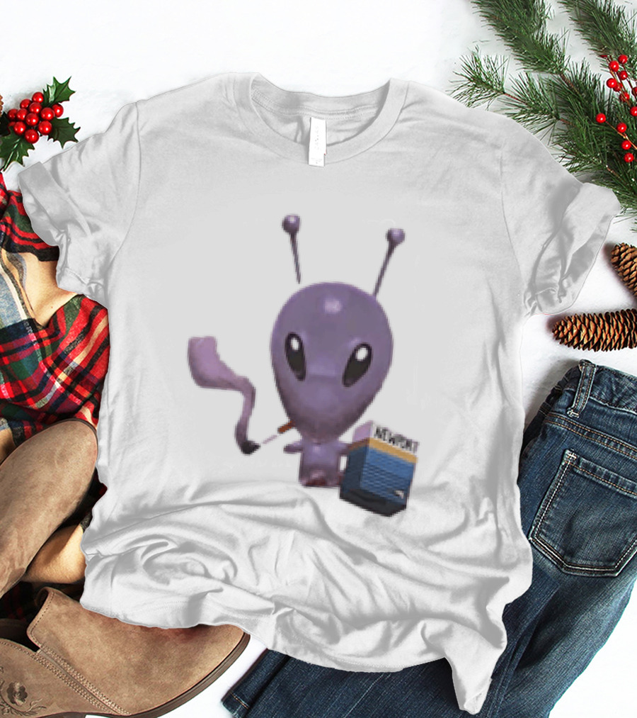 Alien Holding Newport Cigarette Pack Smoking Space Travel T-Shirt
