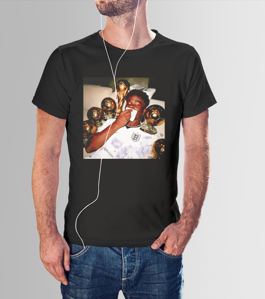 Bukayo Saka England National Team World Cup Trophies And Money T-Shirt