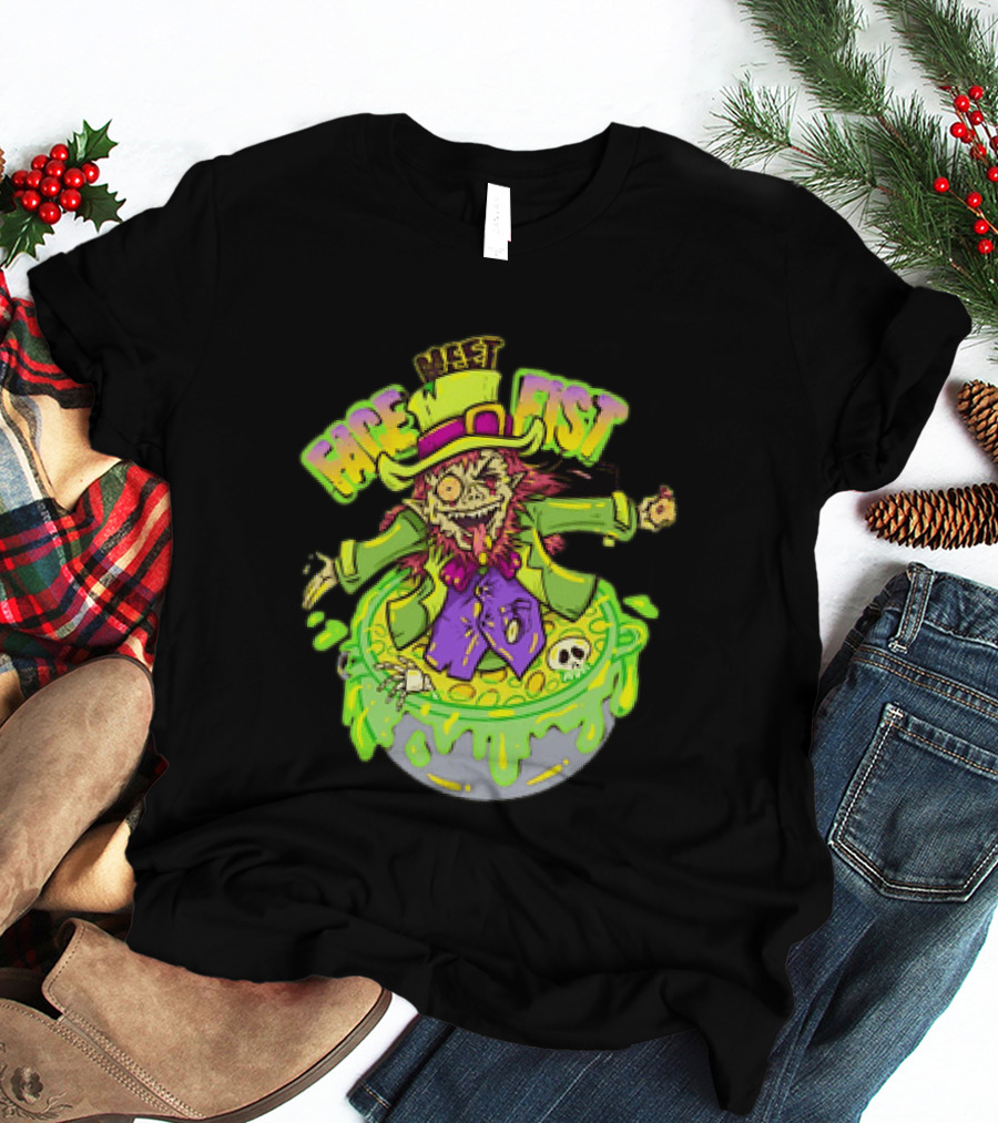 Face Meet Fist Leprechaun St Patrick's Day Cauldron Green Slime Skull T-Shirt