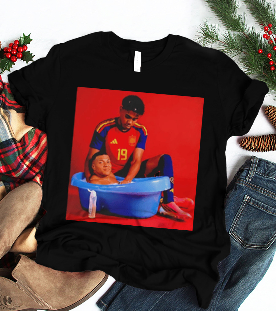 Kylian Mbappe Lamine Yamal Spain Soccer Bath Comedy Scene T-Shirt