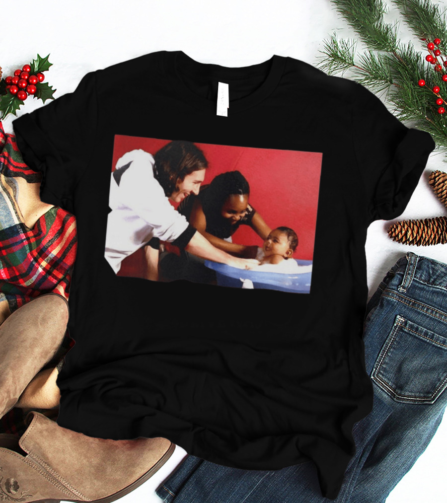 Lionel Messi Bathes Baby Lamine Yamal Legendary Blessing Football Moment T-Shirt