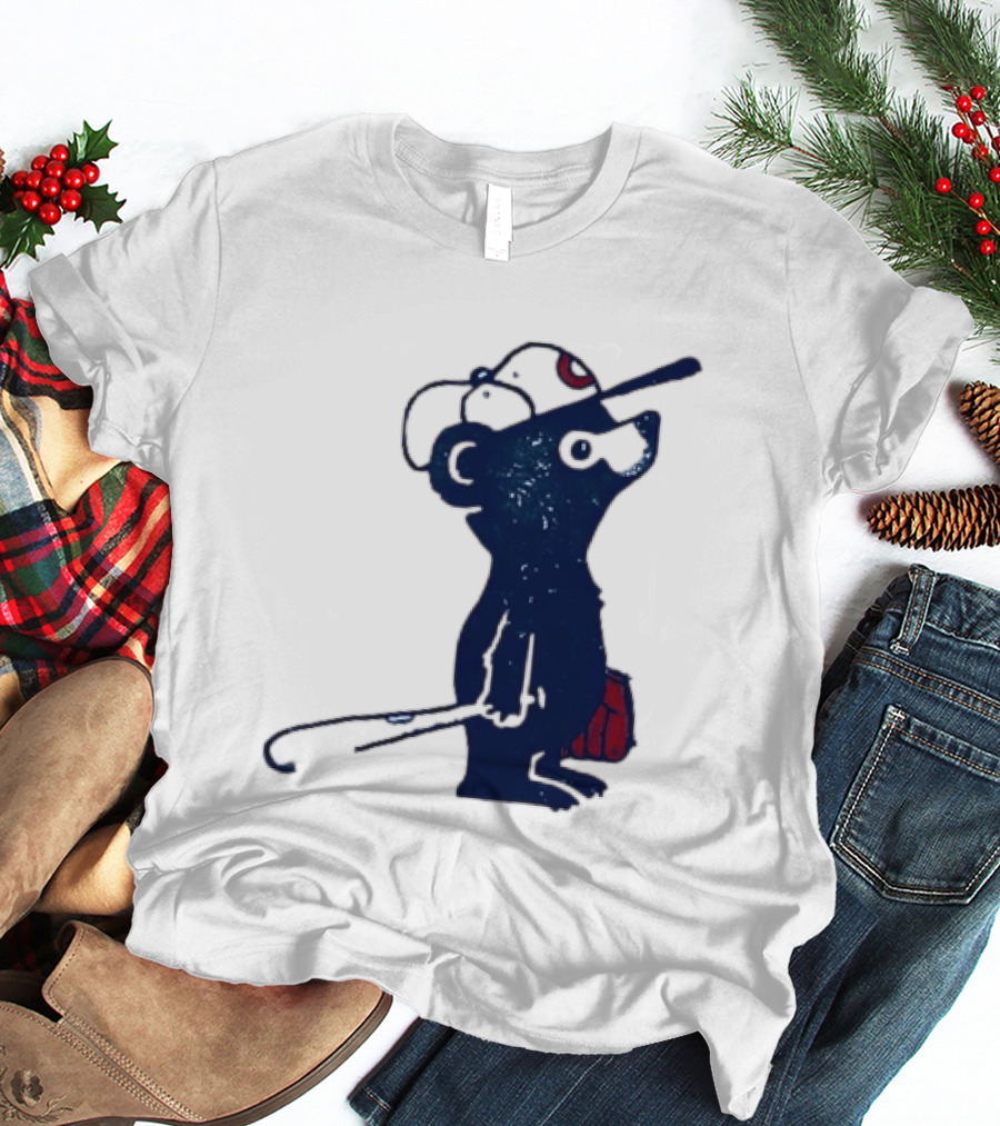 Chicago Cubs Baseball Bear Hitting With Bat And Glove T-Shirt