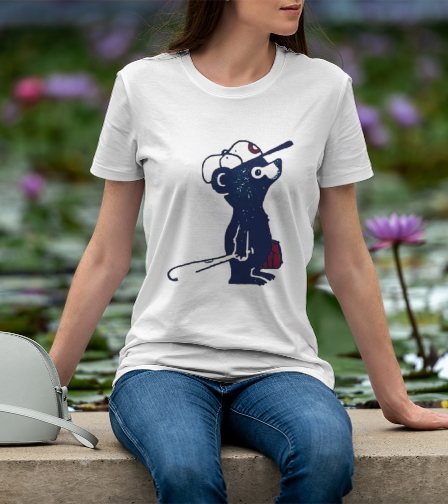 Chicago Cubs Baseball Bear Hitting With Bat And Glove T-Shirt
