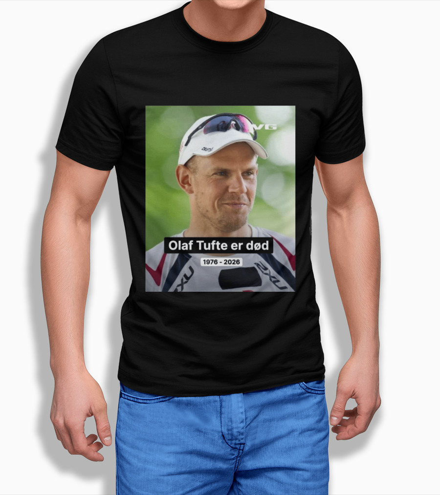 Olaf Tufte Er Død 1976 2026 VG 2XU T-Shirt