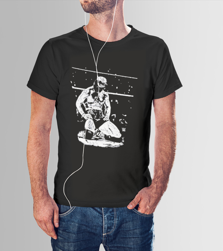 Rey Mysterio WWE Kneeling Pose Iconic Wrestler Image T-Shirt
