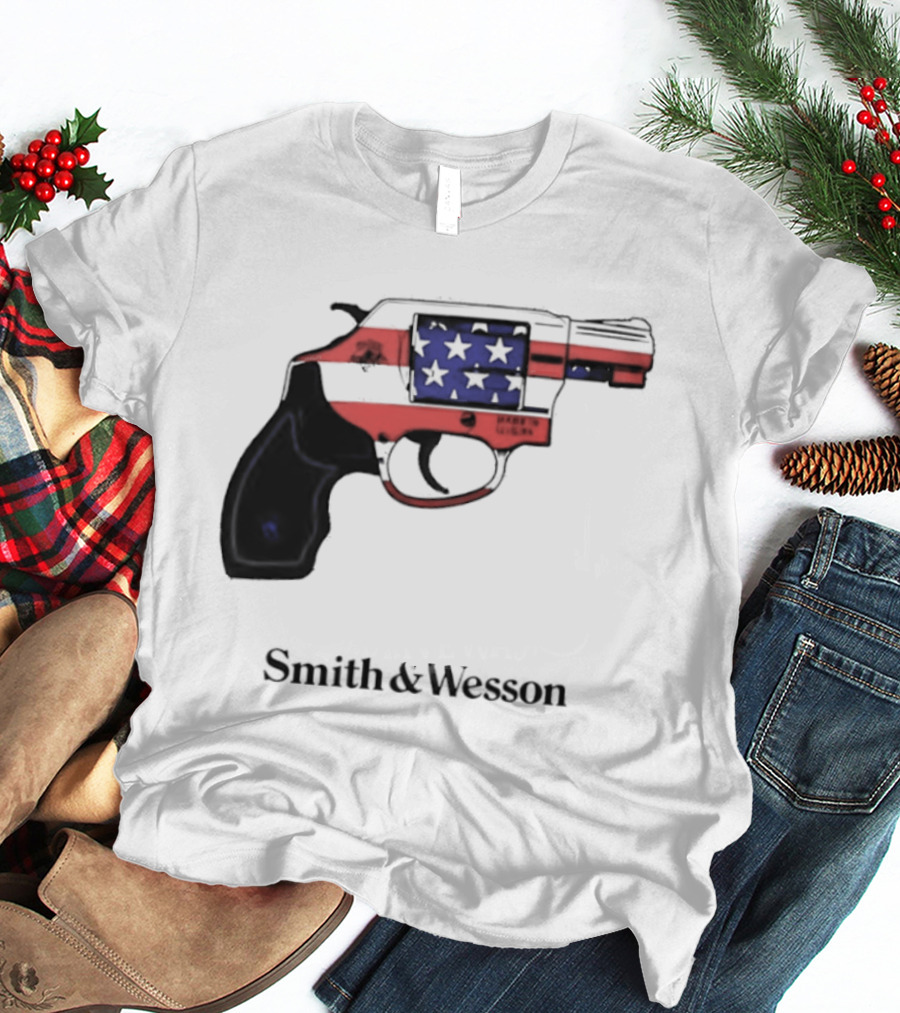 Smith And Wesson American Flag Revolver Firearm T-Shirt