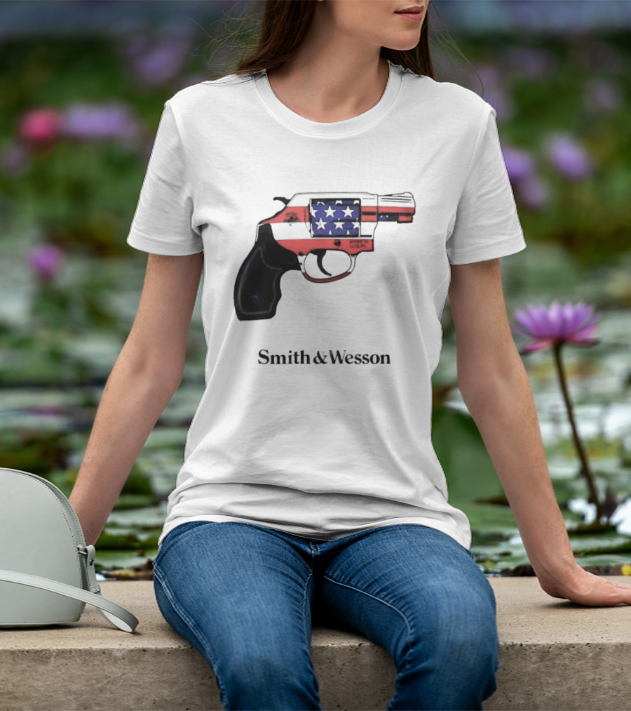Smith And Wesson American Flag Revolver Firearm T-Shirt