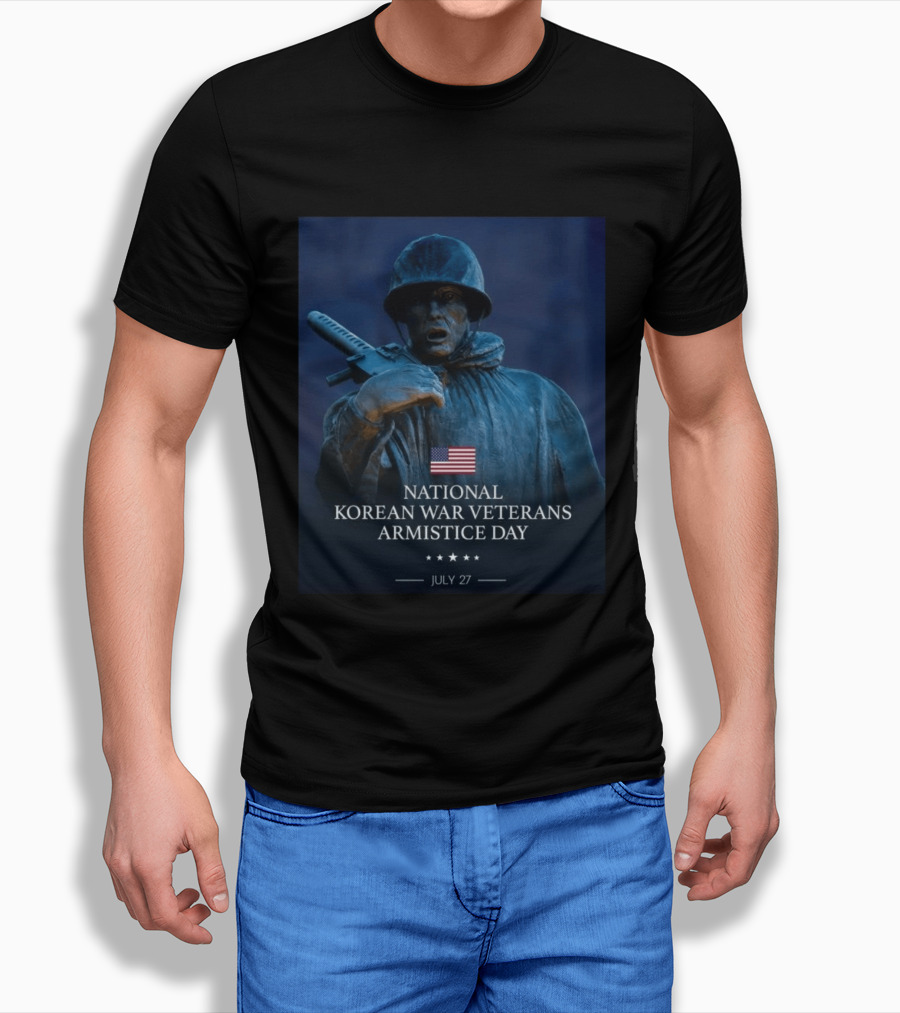 National Korean War Veterans Armistice Day July 27 Soldier Statue Display With American Flag T-Shirt