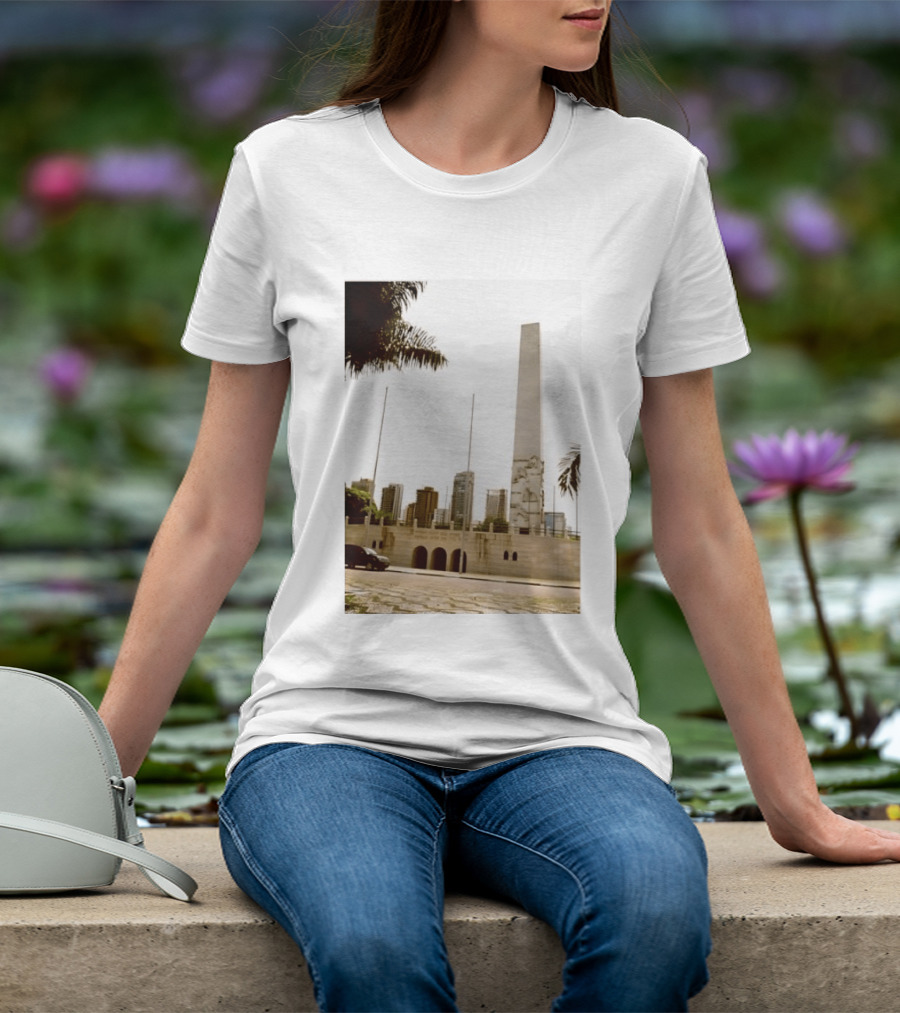 Obelisco Do Ibirapuera M M D C Viveram Pouco Para Morrer Bem Morreram Jovens Historical Monument São Paulo Brazil T-Shirt
