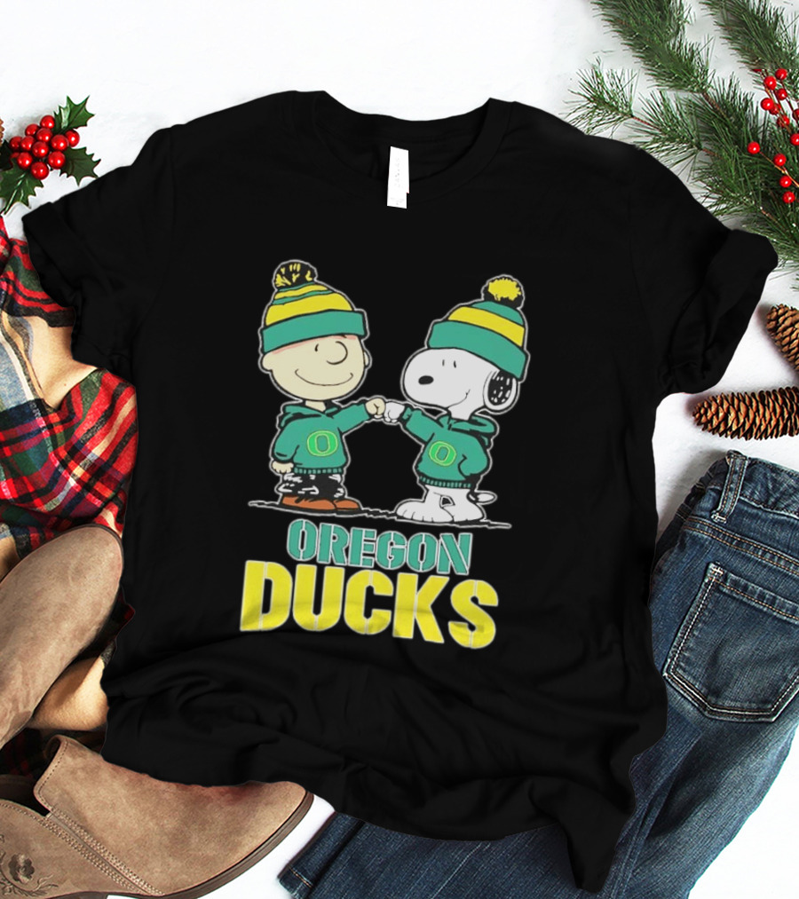 Charlie Brown Snoopy Fist Bump Oregon Ducks Fan Gear T-Shirt