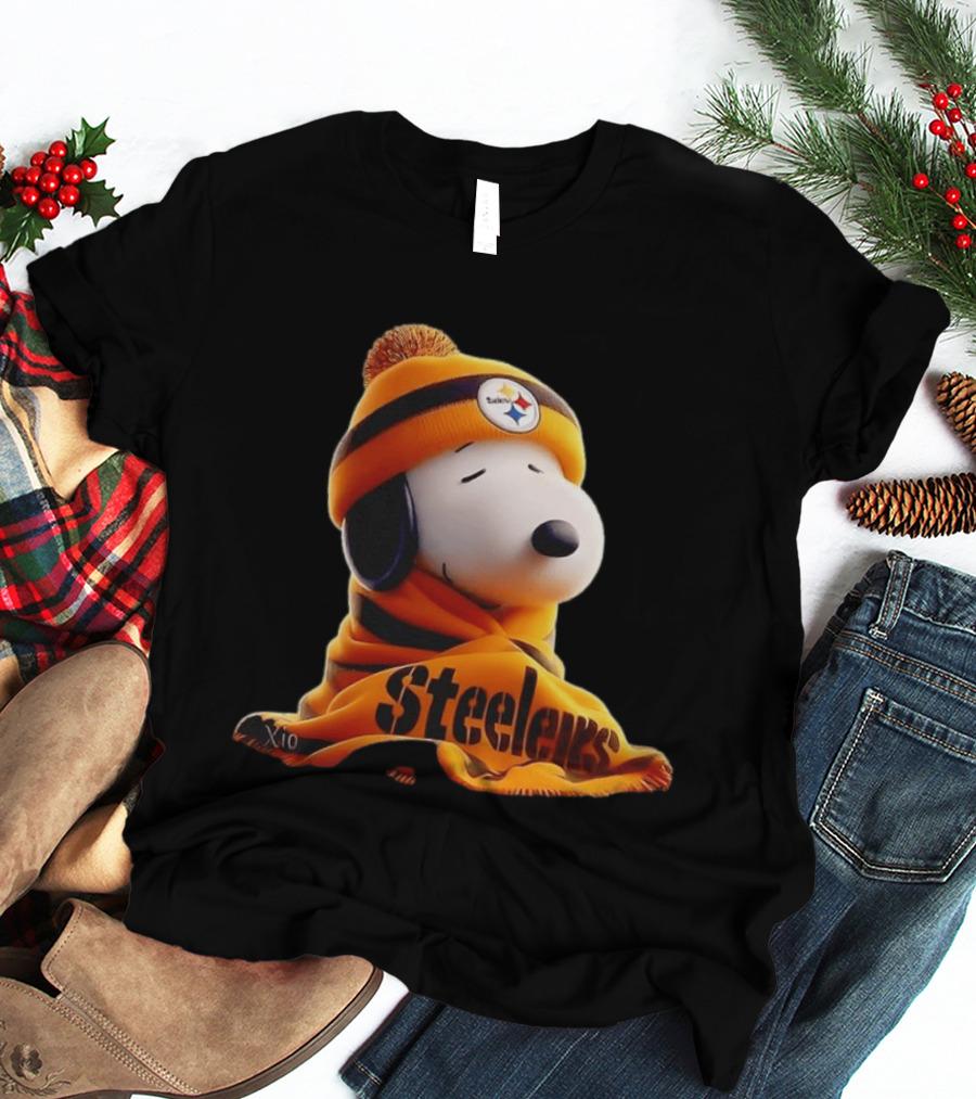 Snoopy Steelers Winter Hat And Scarf T-Shirt
