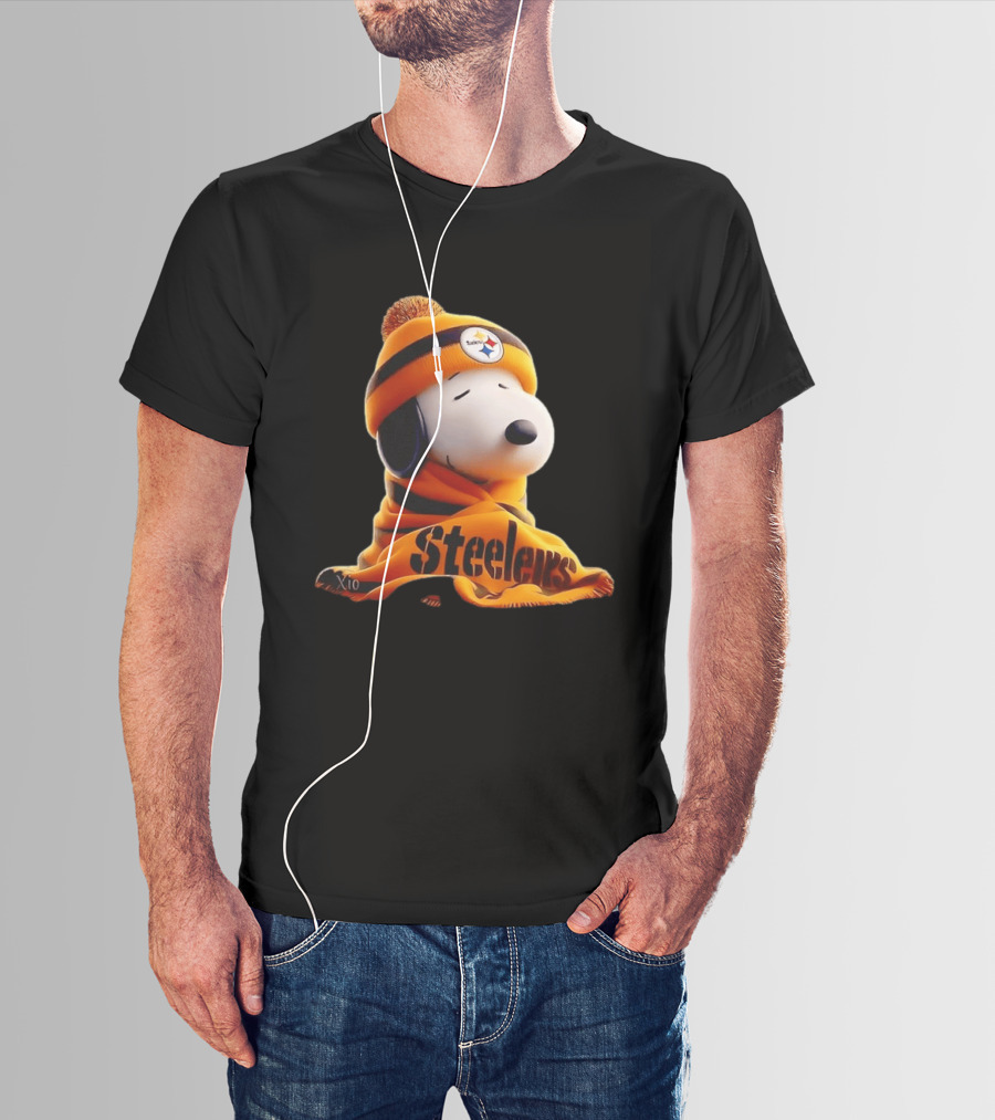 Snoopy Steelers Winter Hat And Scarf T-Shirt