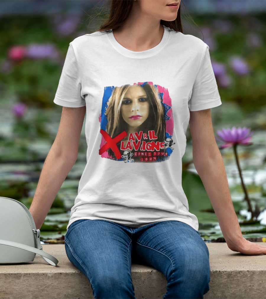 Avril Lavigne Bonez Tour 2004 Skull And Crossbones T-Shirt