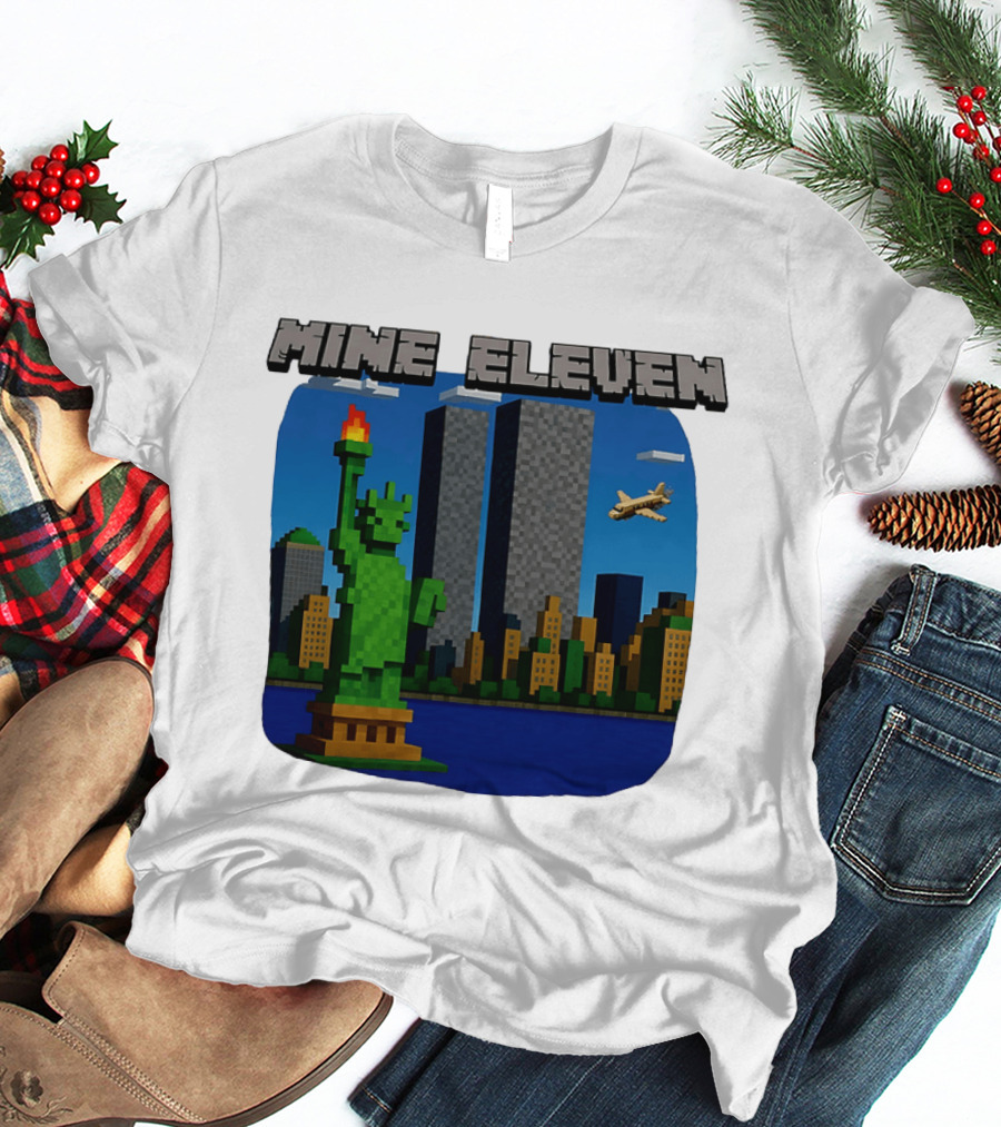 Mine Eleven Pixel City Statue Vector World Twin Towers Scene T-Shirt