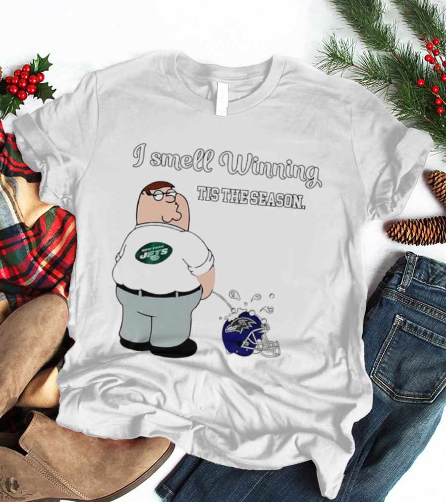 Peter Griffin New York Jets I Smell Winning Tis The Season Peeing On Baltimore Ravens Helmet T-Shirt