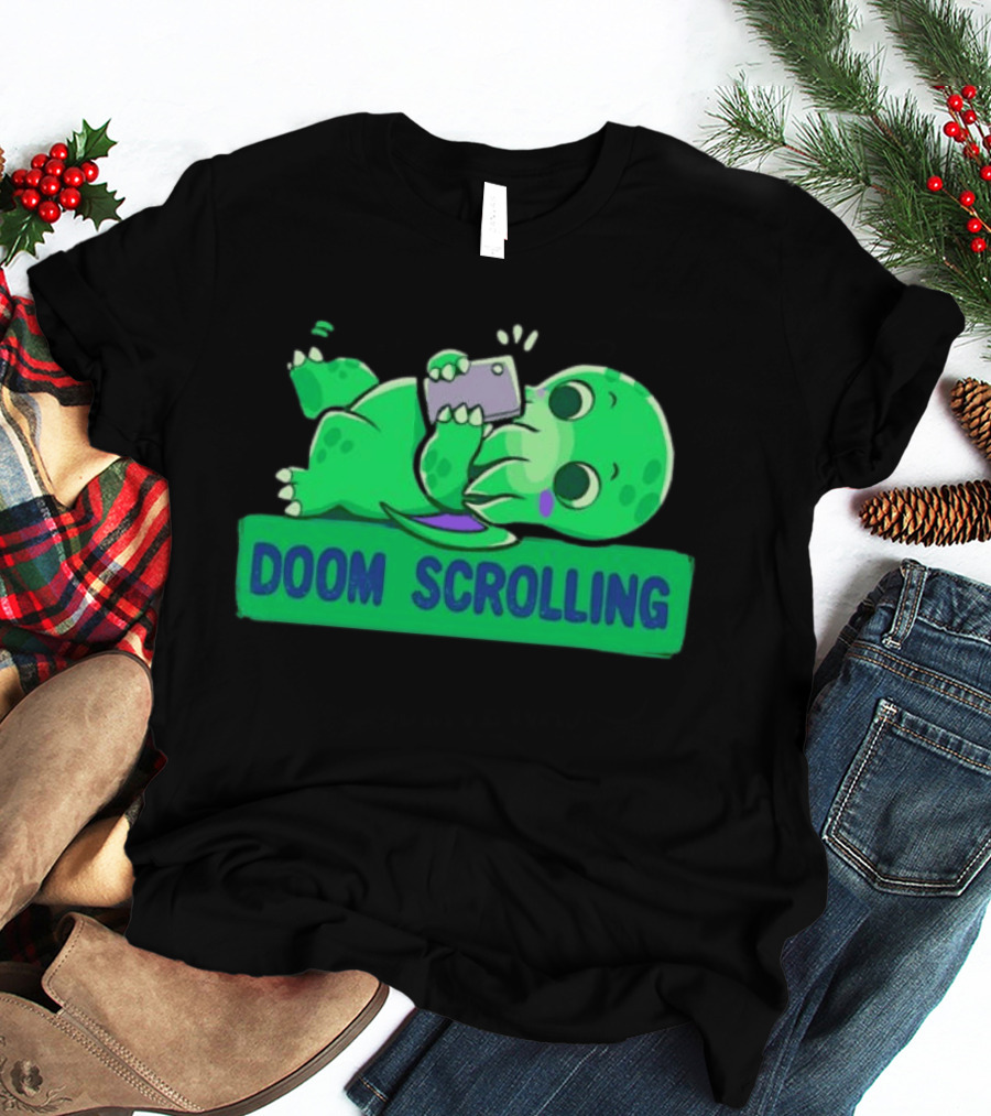 Doom Scrolling Cthulhu Lovecraft Monster With Smartphone T-Shirt