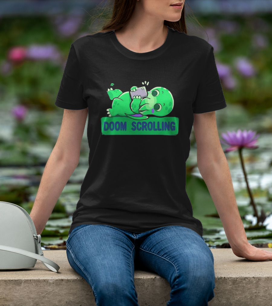 Doom Scrolling Cthulhu Lovecraft Monster With Smartphone T-Shirt