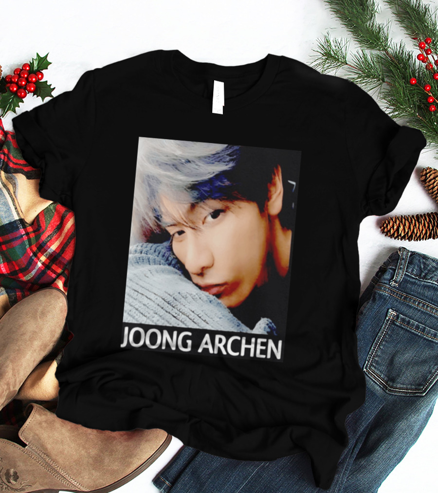 Joong Archen Thai Actor Close Up Pillow T-Shirt