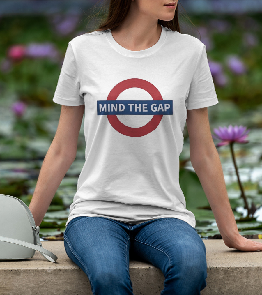 Mind The Gap London Underground Sign Tube Red Circle Blue Bar T-Shirt