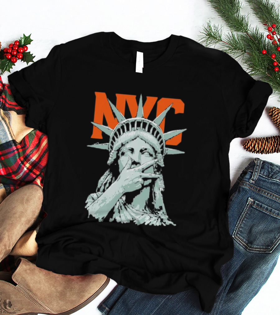 NYC Statue Of Liberty Peace Gesture Iconic Liberty T-Shirt